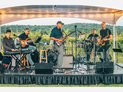 Bernie Williams Hits All the Right Notes at Fourth Annual Concert at the Vineyard