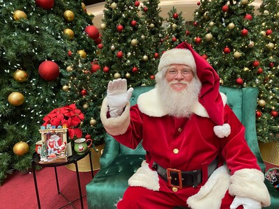 Santa Claus Returns to Palisades Center 